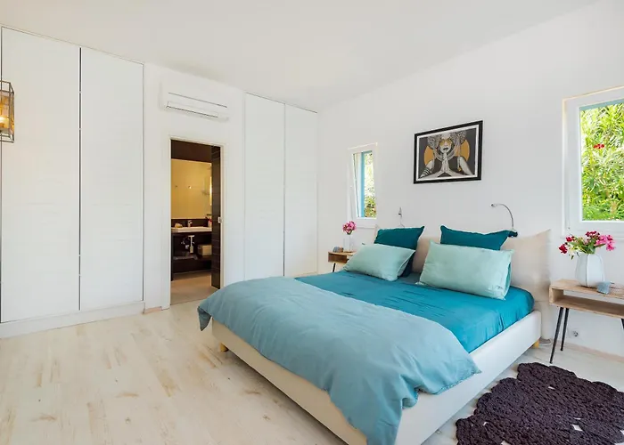 Marceline Villa Prvić Luka