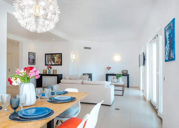 Marceline Villa Prvić Luka