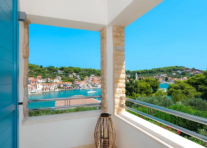 Villa Marceline Prvić Luka