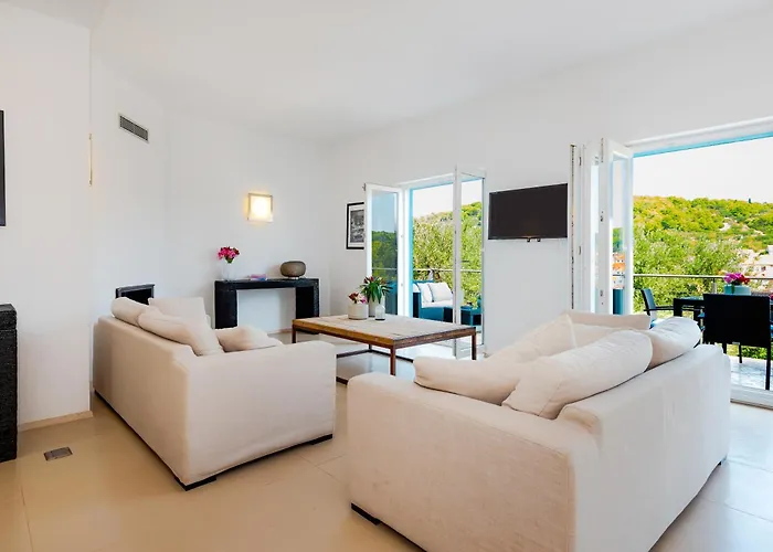 Villa Marceline Prvić Luka