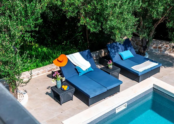 Marceline Villa Prvić Luka