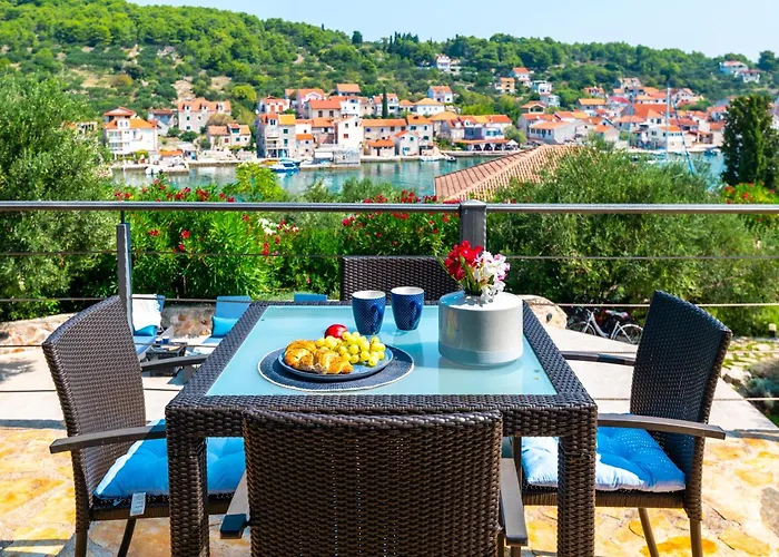 Villa Marceline Prvić Luka