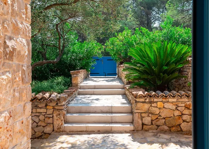 Marceline * Prvić Luka